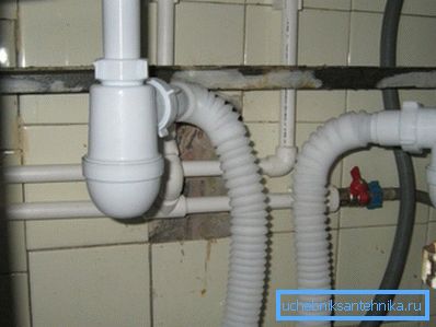 Sanitärwellen sind mit einem Mangel an Freiraum unverzichtbar Sanitärwellen sind mit einem Mangel an Freiraum unverzichtbar