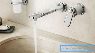 Armaturen mit Wandbefestigung Armaturen mit Wandbefestigung