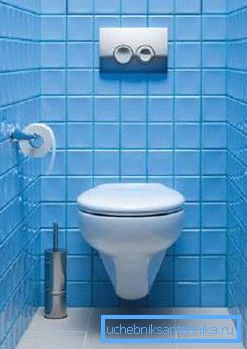 Bad und WC in die Wand eingebaut