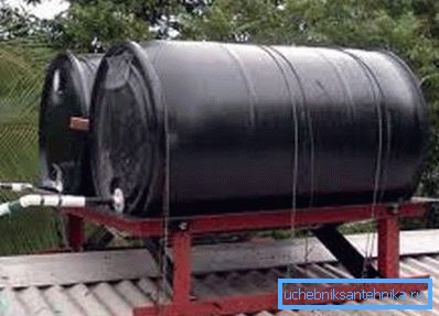 Doppelspeicher auf einem Metallrahmen Doppelspeicher auf einem Metallrahmen
