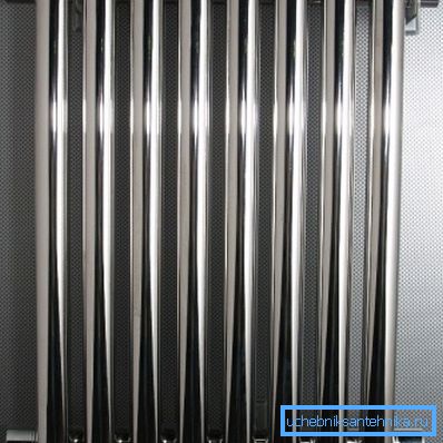 Der Gliederheizkörper aus Stahl verliert die Hälfte der Wärmeübertragung an Aluminium. Der Gliederheizkörper aus Stahl verliert die Hälfte der Wärmeübertragung an Aluminium.