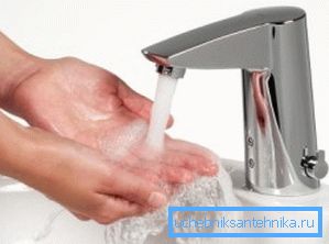 Elektronische Wannenmischer von Touch sind sehr komfortabel. Elektronische Wannenmischer von Touch sind sehr komfortabel.