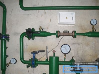 Kugelventile zwingen, alle anderen Strukturen zu bewegen. Hier werden sie bei der Installation der Aufzugsbaugruppe verwendet. Kugelventile zwingen, alle anderen Strukturen zu bewegen. Hier werden sie bei der Installation der Aufzugsbaugruppe verwendet.