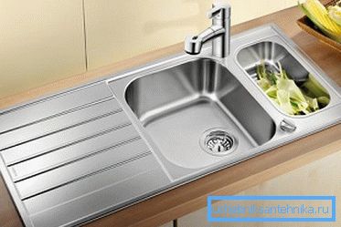 Gestempeltes Waschbecken in der Küche Gestempeltes Waschbecken in der Küche