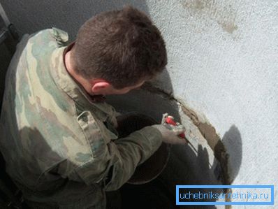 Nähte bedecken mit Dichtungsmittel. Nähte bedecken mit Dichtungsmittel.
