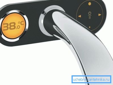 Der Mischer behält automatisch die eingestellte Temperatur bei. Der Mischer behält automatisch die eingestellte Temperatur bei.