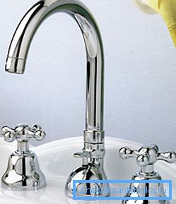 Der 3-Loch-Waschbeckenhahn sieht sehr interessant aus, aber es gibt viel mehr Arbeit, vor allem beim Bohren Der 3-Loch-Waschbeckenhahn sieht sehr interessant aus, aber es gibt viel mehr Arbeit, vor allem beim Bohren