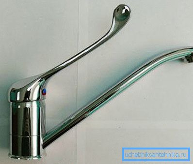 Spültischmischer in Ellbogenform Spültischmischer in Ellbogenform