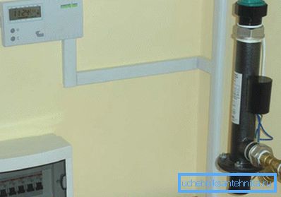 Im Bild können Sie die Größe des Elektrodenkessels abschätzen. Im Bild können Sie die Größe des Elektrodenkessels abschätzen.