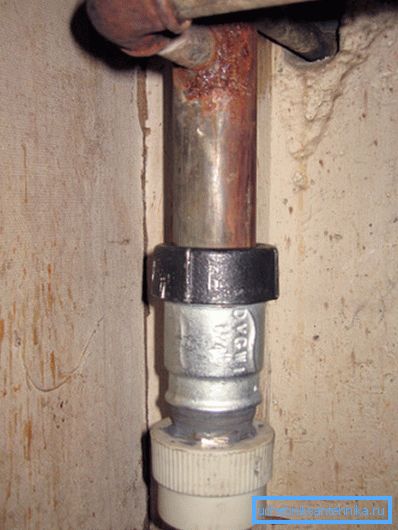 Verbindung von Stahlrohr mit Polypropylen Verbindung von Stahlrohr mit Polypropylen