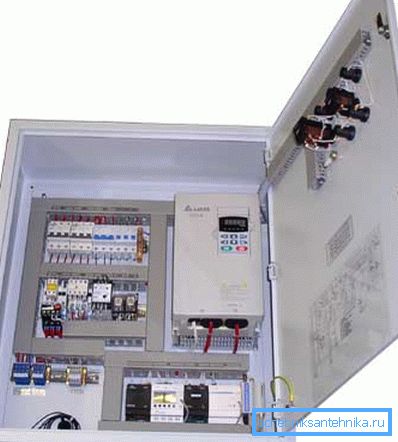 Moderne Automatisierung für Tauch- und Bohrlochpumpen Moderne Automatisierung für Tauch- und Bohrlochpumpen