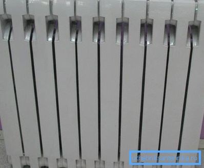 Moderne Gussradiatoren zeichnen sich durch ein attraktives Design aus. Moderne Gussradiatoren zeichnen sich durch ein attraktives Design aus.