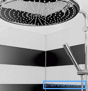 Moderne Designs der oberen Dusche sind sehr komfortabel. Moderne Designs der oberen Dusche sind sehr komfortabel.