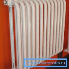 Die durchschnittliche Wärmeleistung eines Abschnitts beträgt 100 W