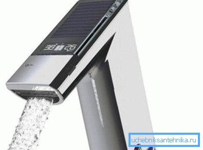 Stylisches Modell mit einem speziellen Sensor. Stylisches Modell mit einem speziellen Sensor.