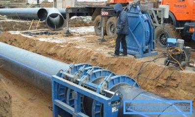 Stumpfschweißen von HDPE-Rohren. Stumpfschweißen von HDPE-Rohren.