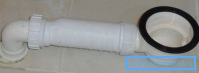 Trockensiphon kann sowohl vertikal als auch horizontal sein, so dass er auch bei beengten Platzverhältnissen eingesetzt werden kann. Trockensiphon kann sowohl vertikal als auch horizontal sein, so dass er auch bei beengten Platzverhältnissen eingesetzt werden kann.