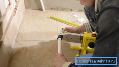 Schweißrohr mit Fitting. Schweißrohr mit Fitting.
