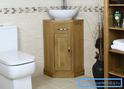 Dieses Design kann in jedem Badezimmer oder WC installiert werden. Dieses Design kann in jedem Badezimmer oder WC installiert werden.
