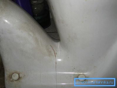 Solche Risse können repariert werden. Solche Risse können repariert werden.