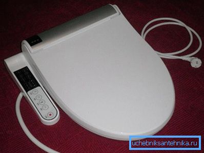 Diese Bidetabdeckung muss aus dem Stromnetz gespeist werden. Diese Bidetabdeckung muss aus dem Stromnetz gespeist werden.