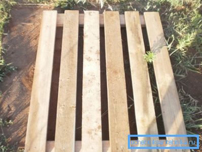 Typische Holzpalette, die Sie selbst herstellen können Typische Holzpalette, die Sie selbst herstellen können