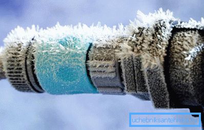 Pipe in der Kälte. Pipe in der Kälte.