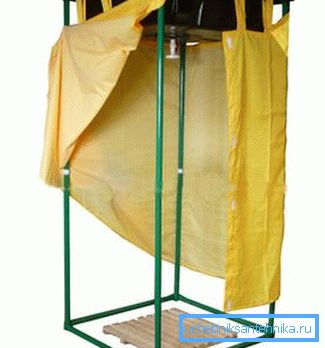 Rohrrahmen für die Sommerdusche Rohrrahmen für die Sommerdusche