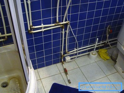 Rohre aus Metall-Kunststoff. Rohre aus Metall-Kunststoff.