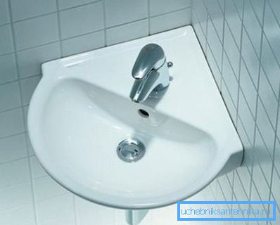 Durch die Winkelposition können Sie kleiner arbeiten. Durch die Winkelposition können Sie kleiner arbeiten.