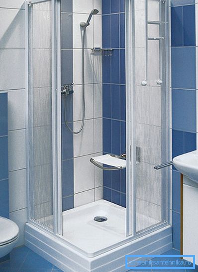 Ecke mit zwei Vorhängen Ecke mit zwei Vorhängen