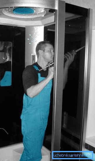 Die Installation einer Duschkabine durch Experten kostet viel Die Installation einer Duschkabine durch Experten kostet viel