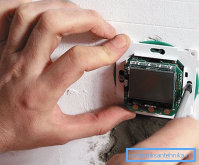 Installieren Sie einen Thermoschalter. Installieren Sie einen Thermoschalter.