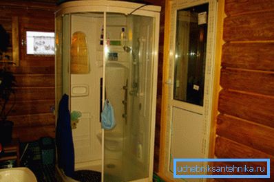 Installierte Dusche Installierte Dusche