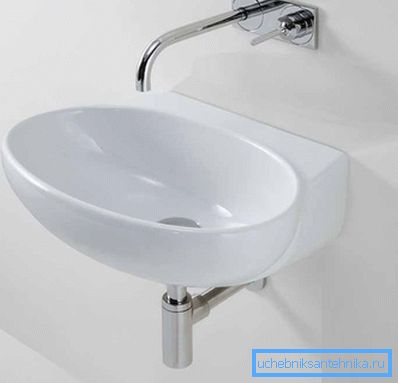 Wasserhahn an der Wand montiert Wasserhahn an der Wand montiert