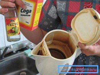 Beseitigung von Staus mit Soda und normalem Essig Beseitigung von Staus mit Soda und normalem Essig