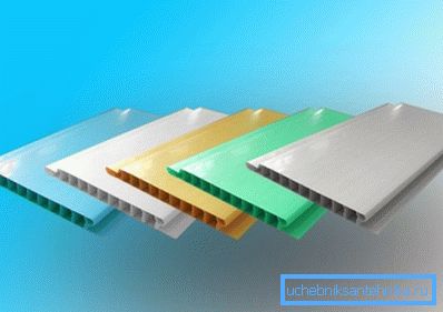 PVC-Futter für Decke und Wände. PVC-Futter für Decke und Wände.