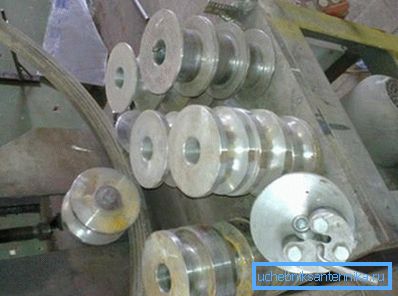 Rollen zum Formen von Metallstreifen Rollen zum Formen von Metallstreifen