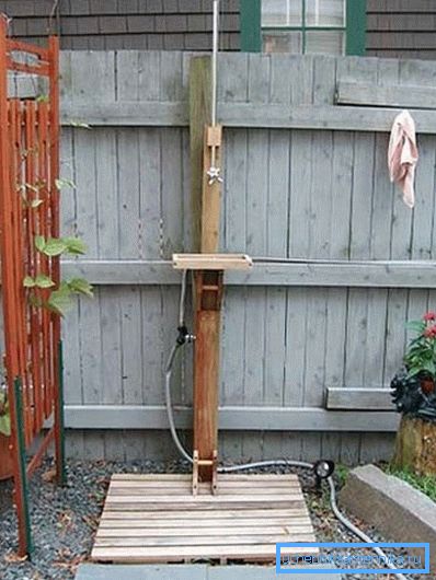 Möglichkeit der offenen Dusche mit Holzböden Möglichkeit der offenen Dusche mit Holzböden