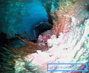 Mit dem Videokopf können Sie die Anzahl der Ablagerungen auf den Rohren sehen Mit dem Videokopf können Sie die Anzahl der Ablagerungen auf den Rohren sehen