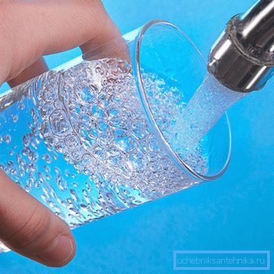 Wasser - die Quelle des Lebens, es spielt also keine Rolle, wie viel es kostet, Wasser in einem Privathaus zu halten, ohne dass man es immer noch nicht kann.