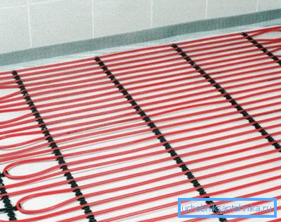 Wasser-Fußbodenheizung wird die Effizienz und Effektivität des Klimanetzwerks erheblich steigern Wasser-Fußbodenheizung wird die Effizienz und Effektivität des Klimanetzwerks erheblich steigern