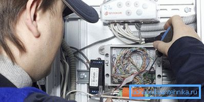 Es ist sehr wichtig, einen Spezialisten für Reparatur und Inbetriebnahme des Kessels zu Hause anrufen zu können Es ist sehr wichtig, einen Spezialisten für Reparatur und Inbetriebnahme des Kessels zu Hause anrufen zu können