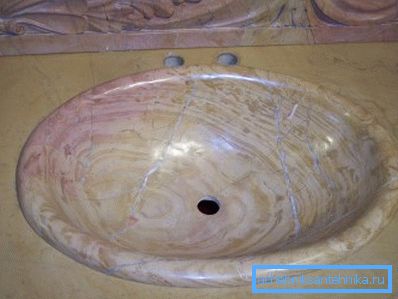 Einsteckmodell aus Marmor. Einsteckmodell aus Marmor.