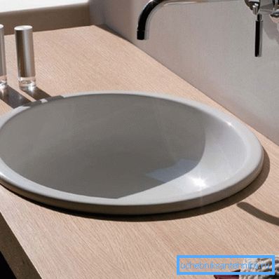 Eingebettete Produkte sehen weniger effektiv aus, aber mit der richtigen Vorgehensweise können sie zu einer echten Dekoration des Badezimmers werden Eingebettete Produkte sehen weniger effektiv aus, aber mit der richtigen Vorgehensweise können sie zu einer echten Dekoration des Badezimmers werden