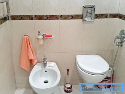 Eingebaute Hygieneduschen können so aussehen Eingebaute Hygieneduschen können so aussehen