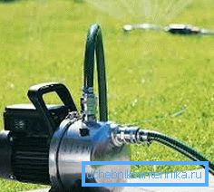 Der eingebaute Ejektor erhöht die Zuverlässigkeit und Haltbarkeit der Pumpe. Der eingebaute Ejektor erhöht die Zuverlässigkeit und Haltbarkeit der Pumpe.