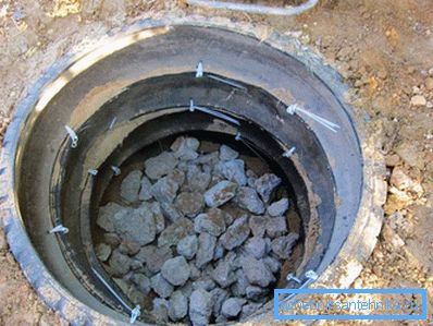 Die zweite Grube mit zerquetschtem Steinkissen