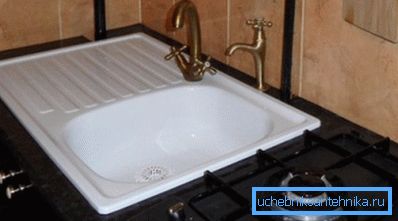 Die Wahl einer Küchenspüle aus Stahl mit Emaille beschichtet Die Wahl einer Küchenspüle aus Stahl mit Emaille beschichtet