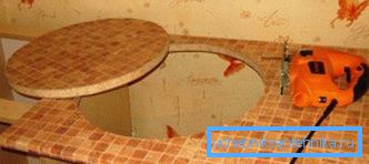 Geschnitzte Nische.